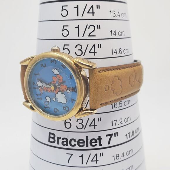 The Disney Store Winnie the Pooh Tigger with Clouds Watch